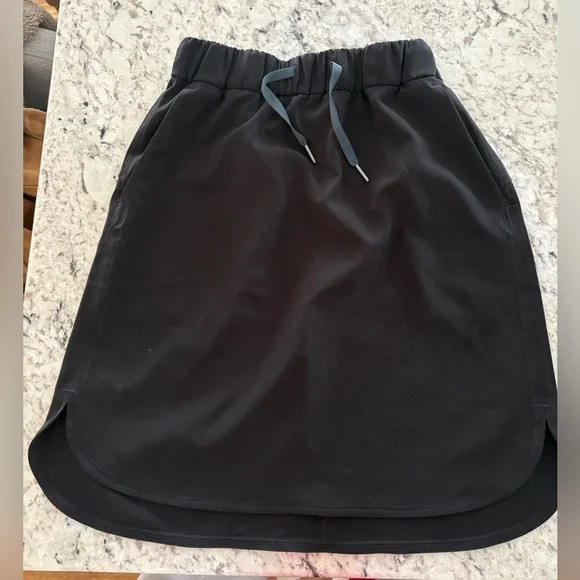 Lululemon skirt - Picture 2 of 5
